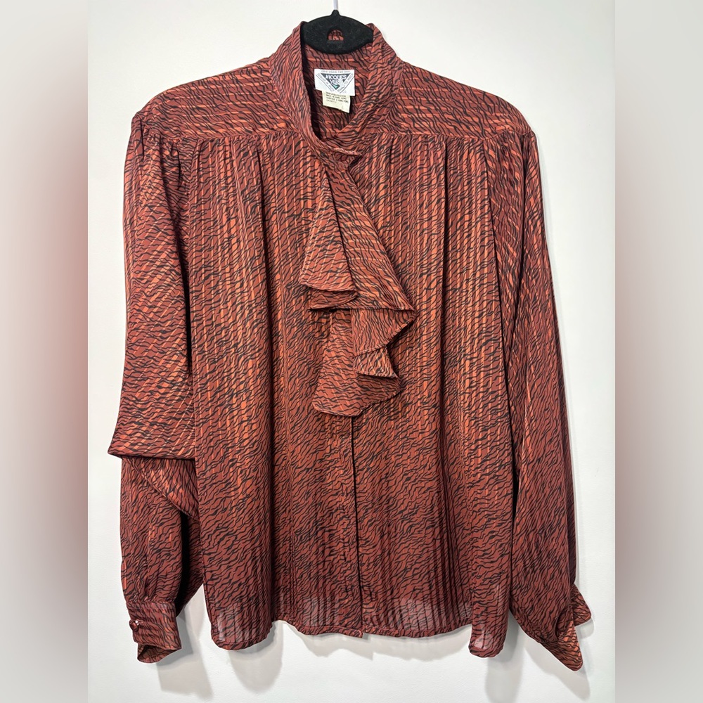 Vintage button up blouse with Labelle detail